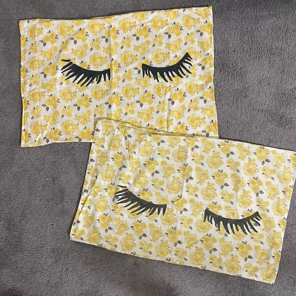 Emily & Meritt Petite Roses Pillowcases and Flat Sheet